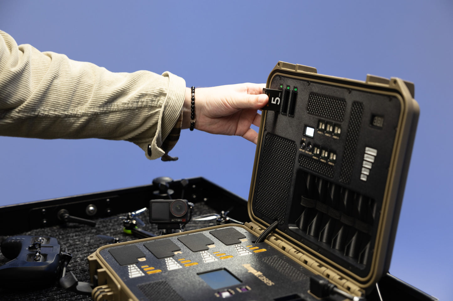 CHARGING CASE PRO - BUILDING KIT